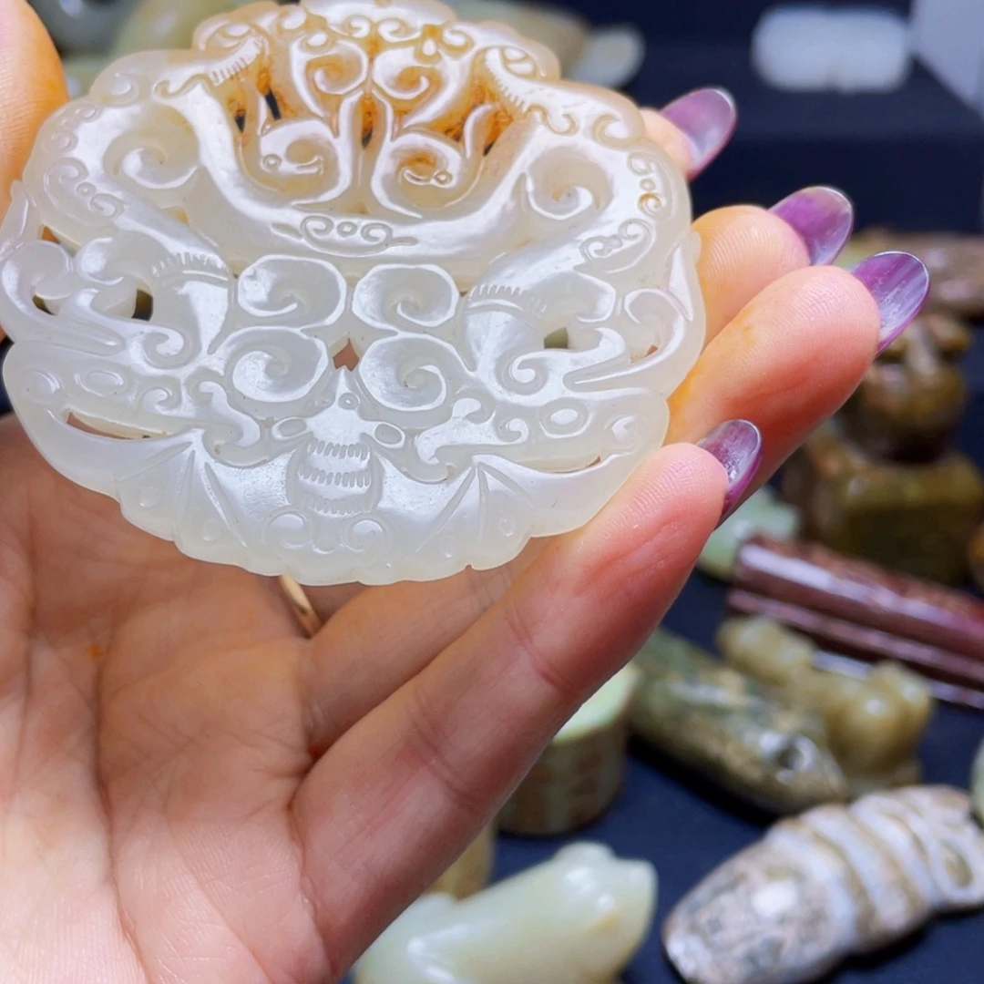 岫岩老玉（透闪石质玉）未镶嵌颈饰