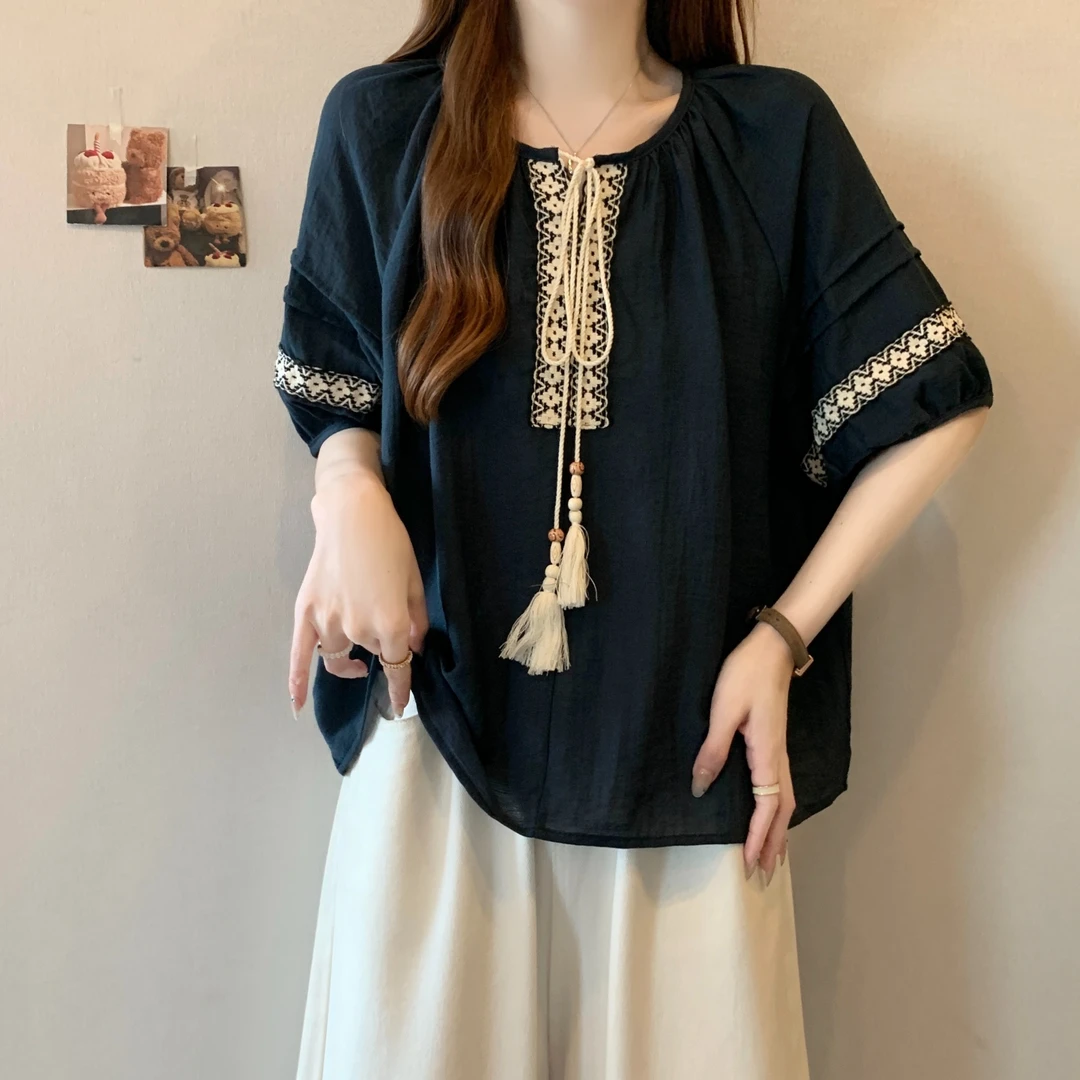民族风刺绣短袖衬衫女夏季大码胖mm高级感宽松遮肚子流苏系带上衣