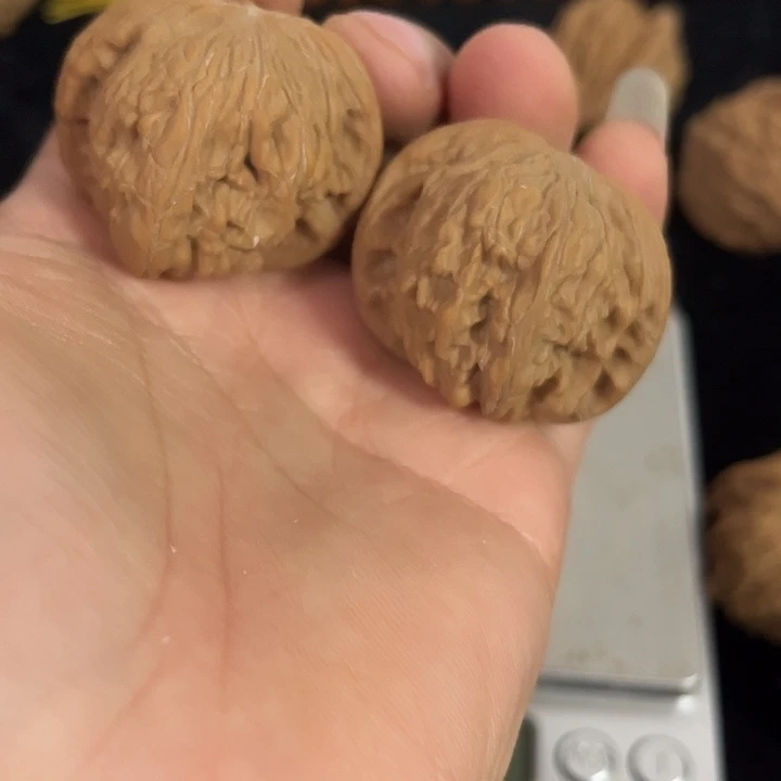 把件文玩核桃39左右微微瑕，磨盘，编号001
