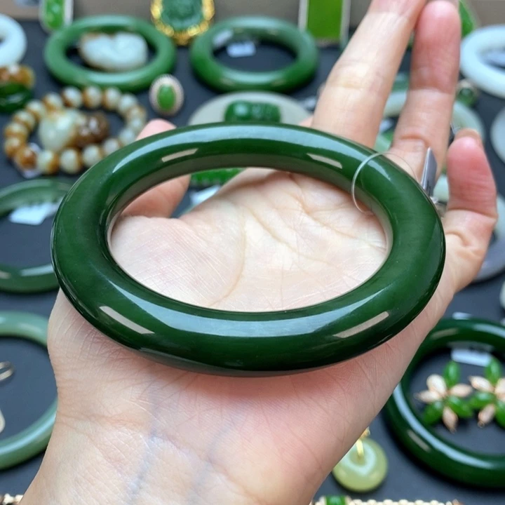 未镶嵌手镯和田玉（碧玉）