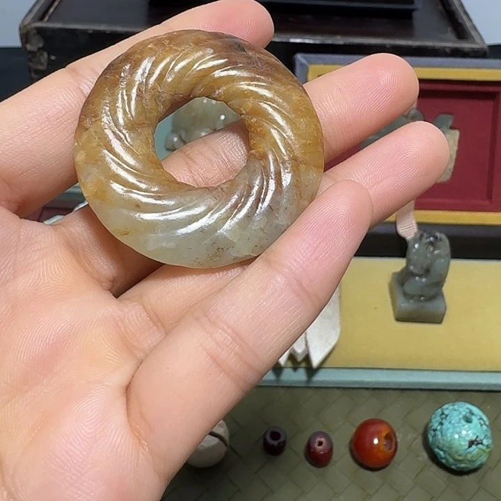 不***念和田玉未镶嵌颈饰