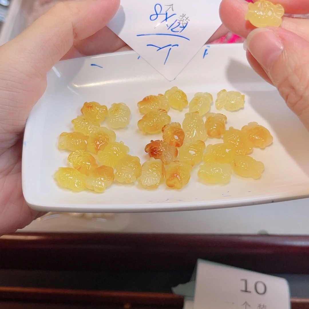 未镶嵌珠宝半成品水晶9 。