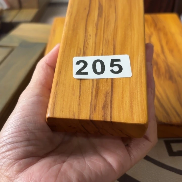 维腊木（绿檀）鑫****?黄檀