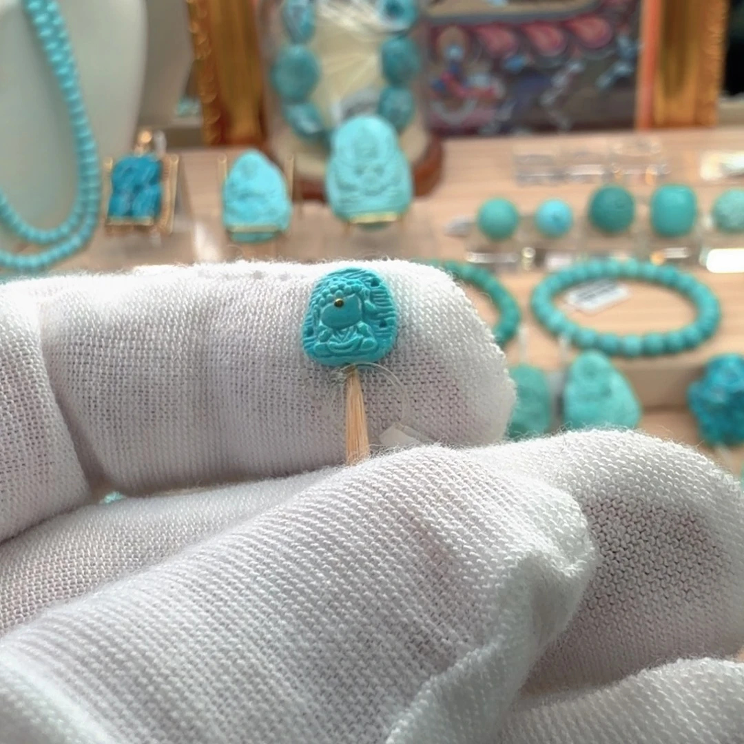 绿松石未镶嵌珠宝奇石