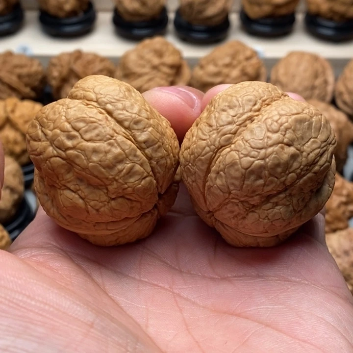 文玩核桃把件……………………………………