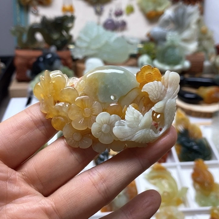 未镶嵌蛇纹石玉颈饰