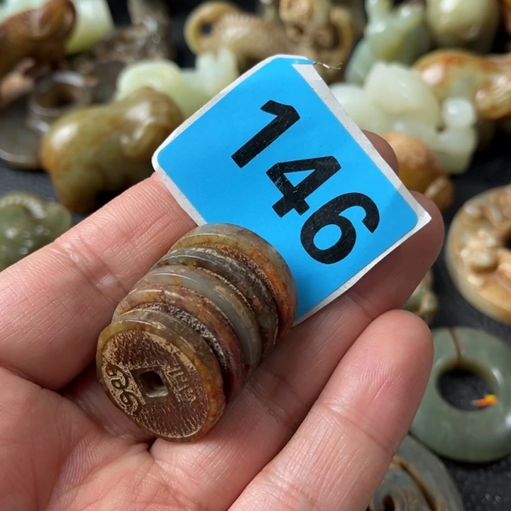 和田玉颈饰未镶嵌用**?