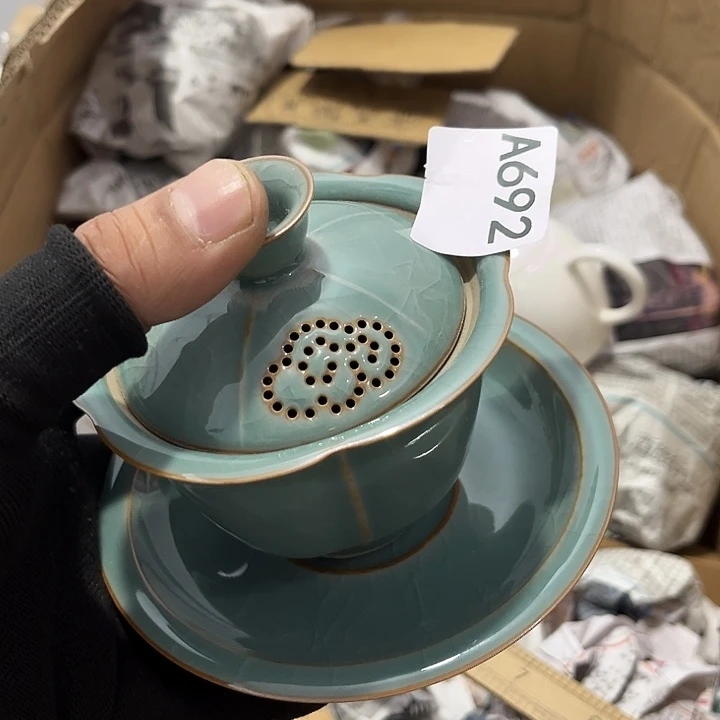 <***蝎瓷片茶摆件工艺品摆件666