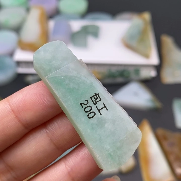 未镶嵌定制翡翠含工