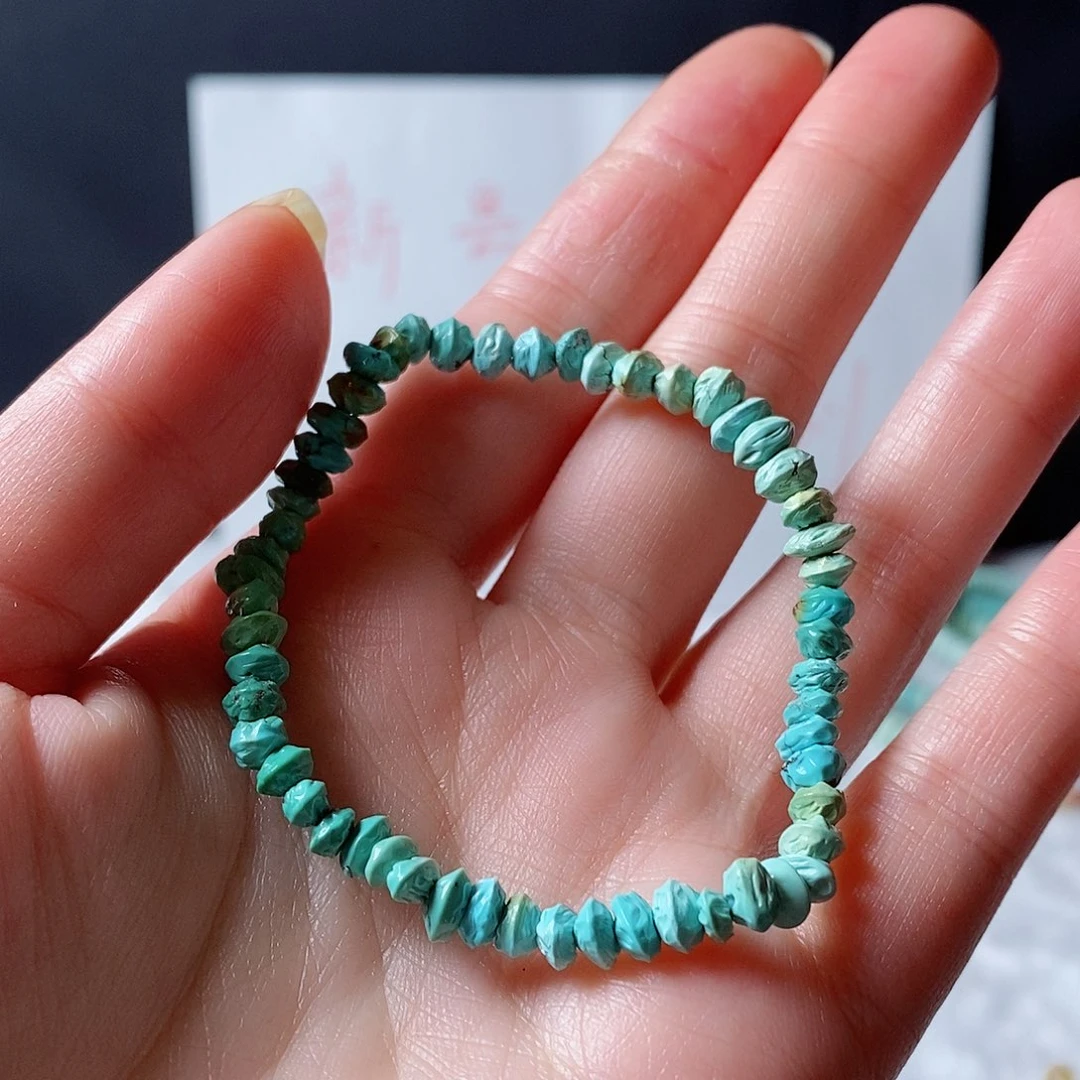 绿松石颈饰未镶嵌