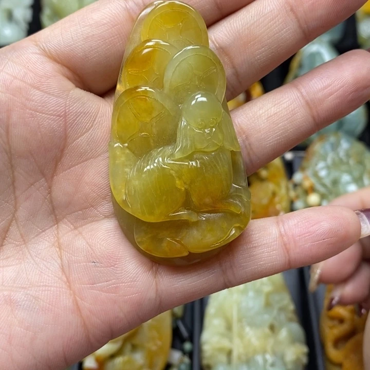 蛇纹石玉吊坠未镶嵌