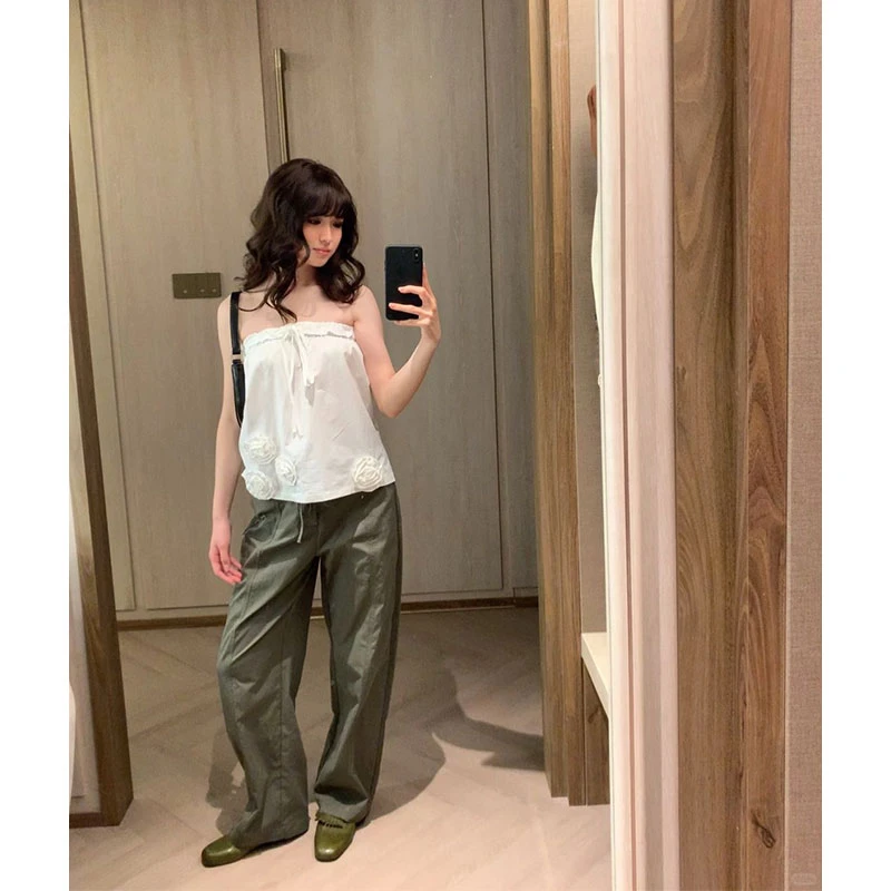 2025年夏季新款白色立体花挂脖抹胸吊带女无袖上衣配高腰直筒长裤