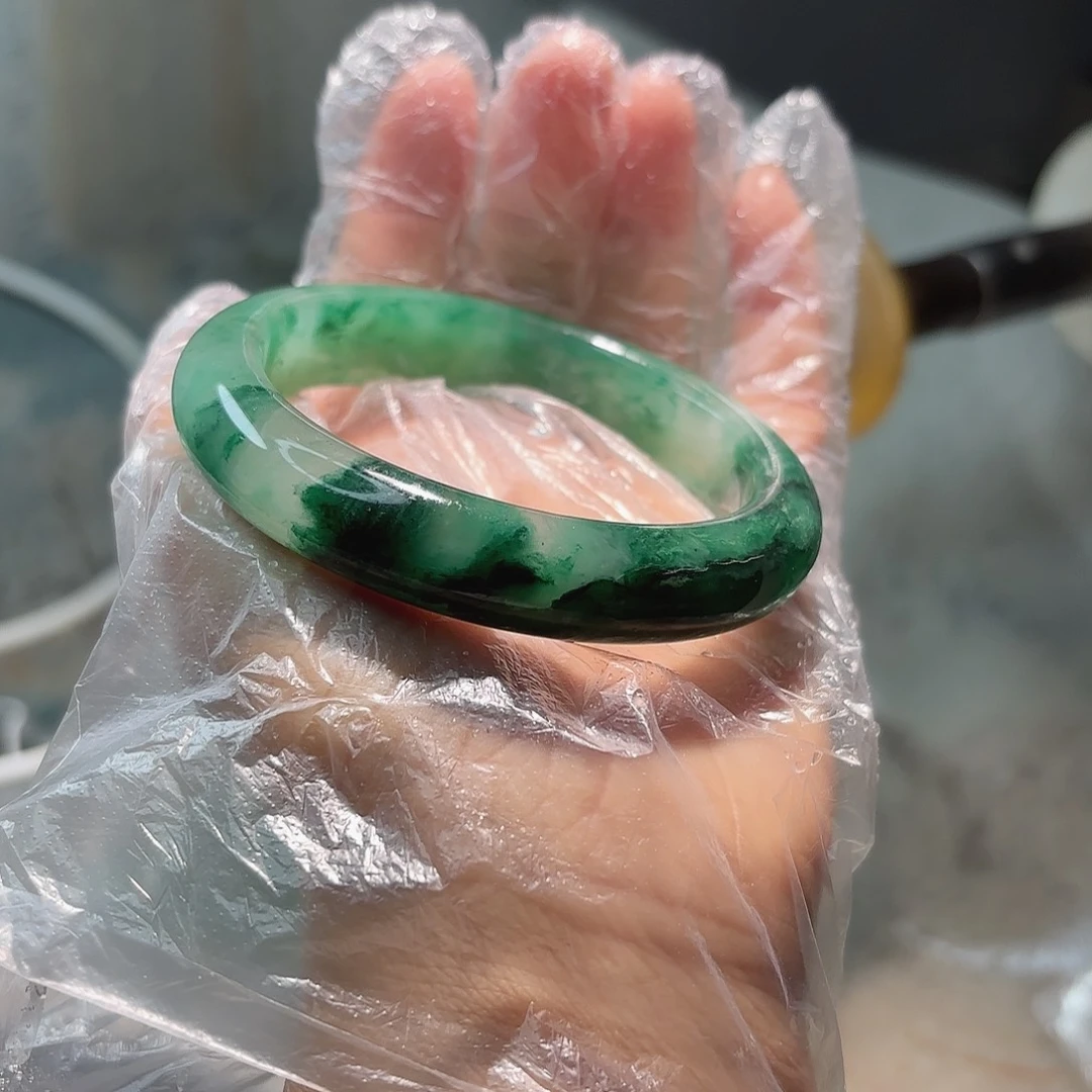 浮***乀石英质玉未镶嵌手镯