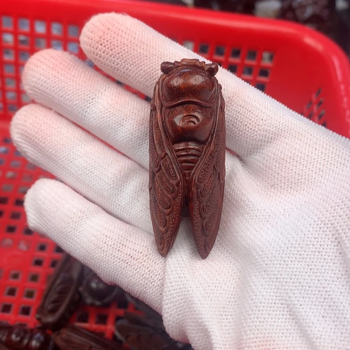 爱***谁檀香紫檀（小叶紫檀）
