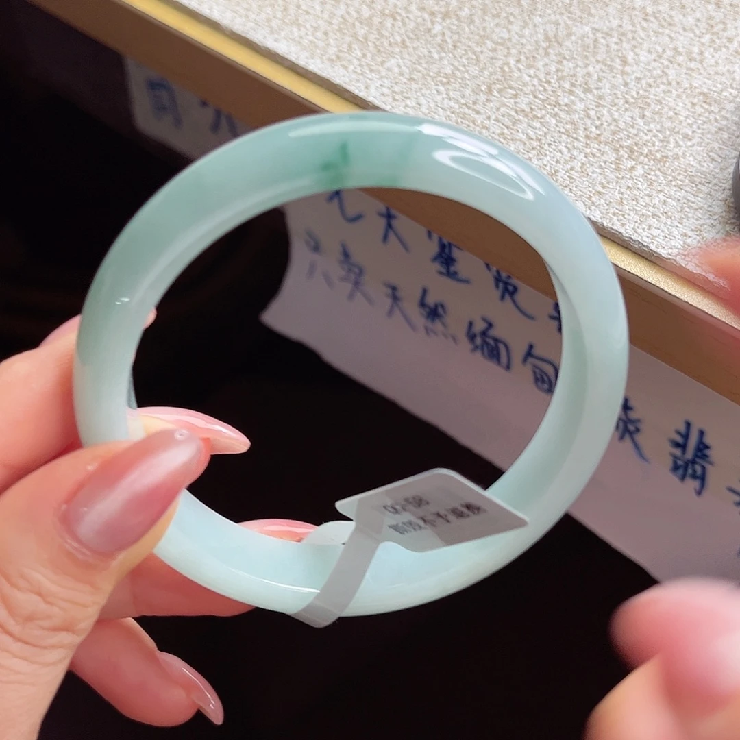 翡翠未镶嵌手镯手镯