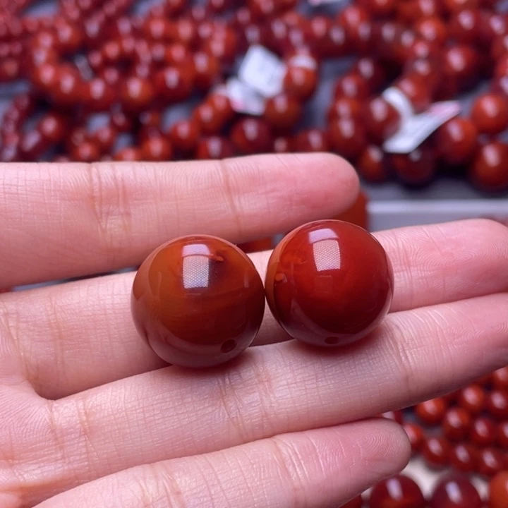 用***子南红玛瑙未镶嵌其他18➕和18mm瓦西双色满肉圆珠