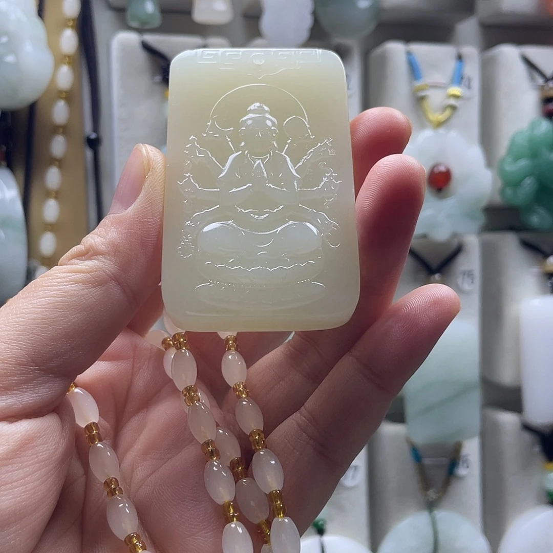 石英质玉未镶嵌颈饰