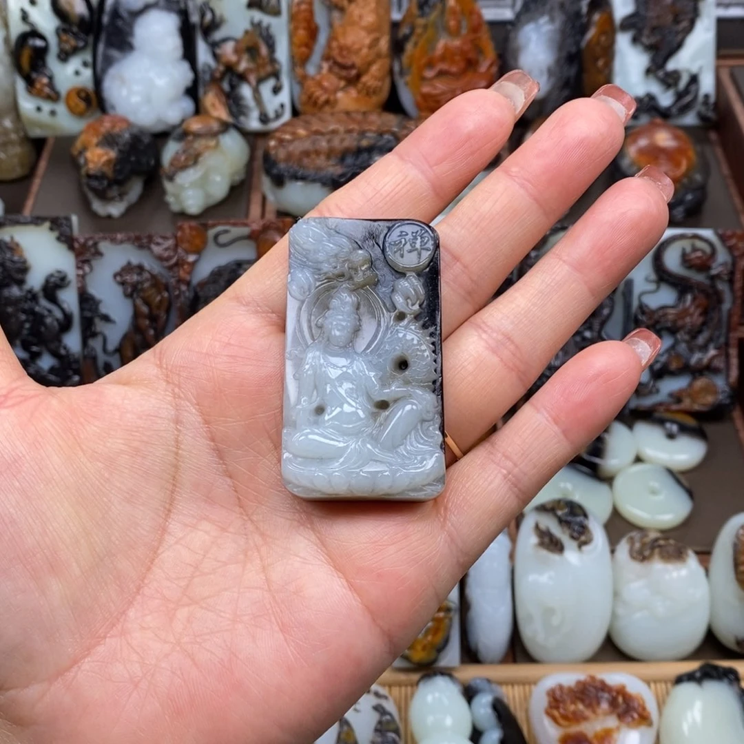 颈饰未镶嵌和田玉