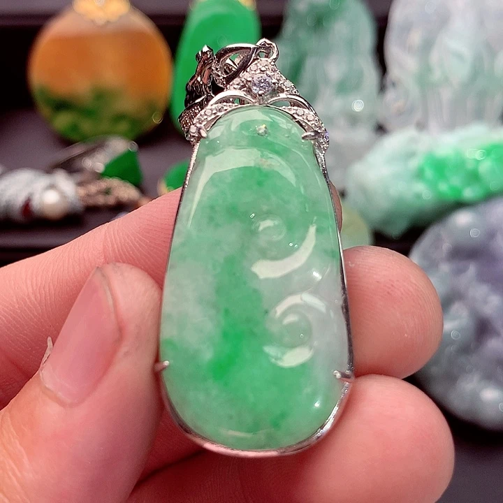 吊坠(不含链)未镶嵌翡翠