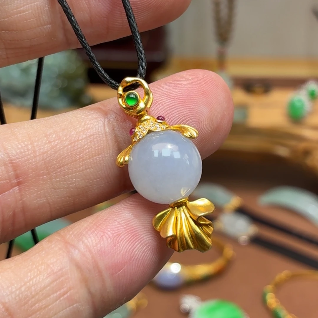 翡翠18K金镶嵌颈饰