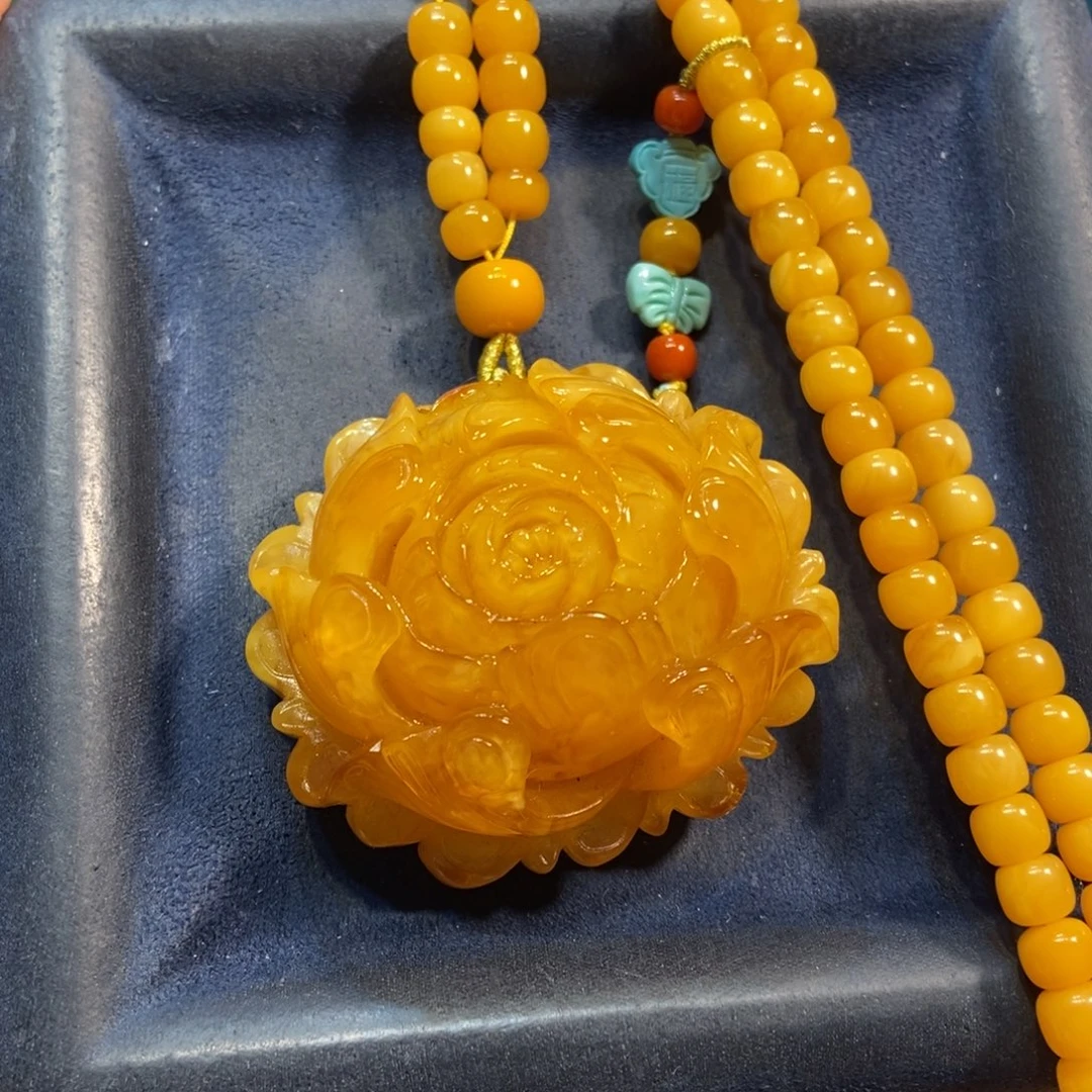 琥珀未镶嵌颈饰蜜蜡