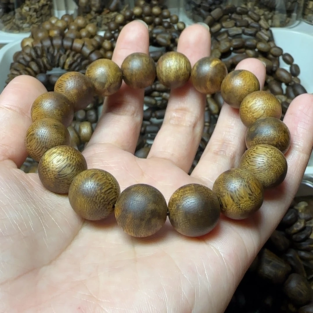 自***乐沉香手串单圈1.4规格14.8克高油绿奇楠