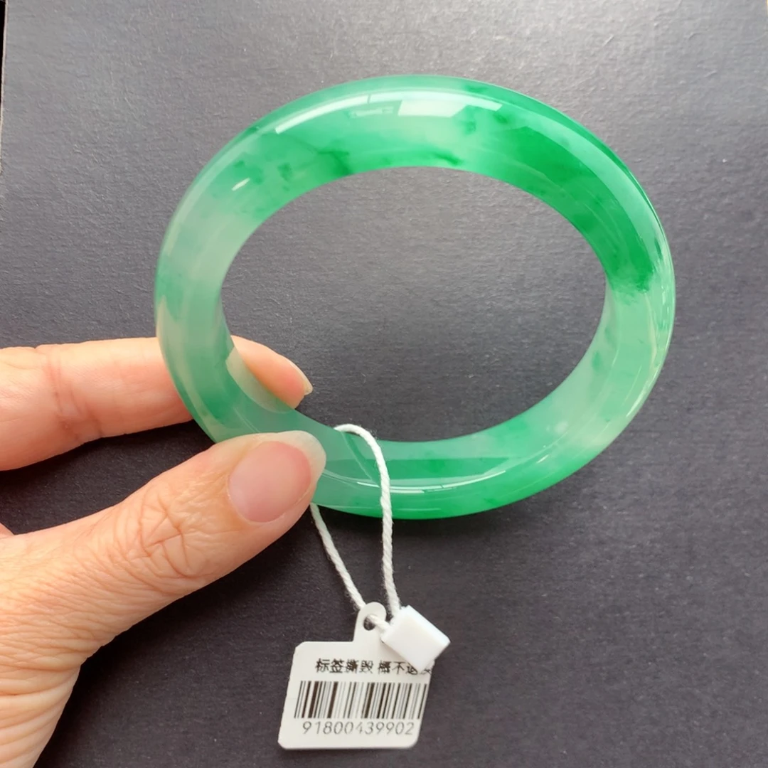 未镶嵌手镯石英质玉