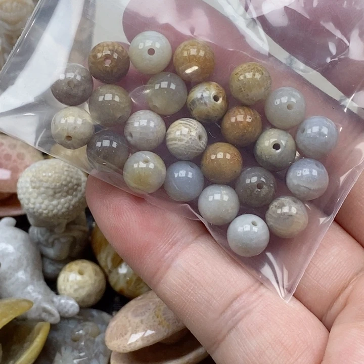 硅化珊瑚（珊瑚玉）未镶嵌颈饰