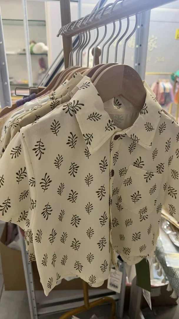 宝宝花布开衫短袖