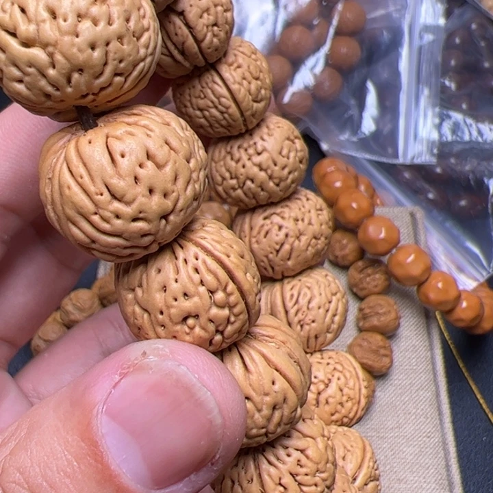 猴头核桃手串$*$卡罗拉