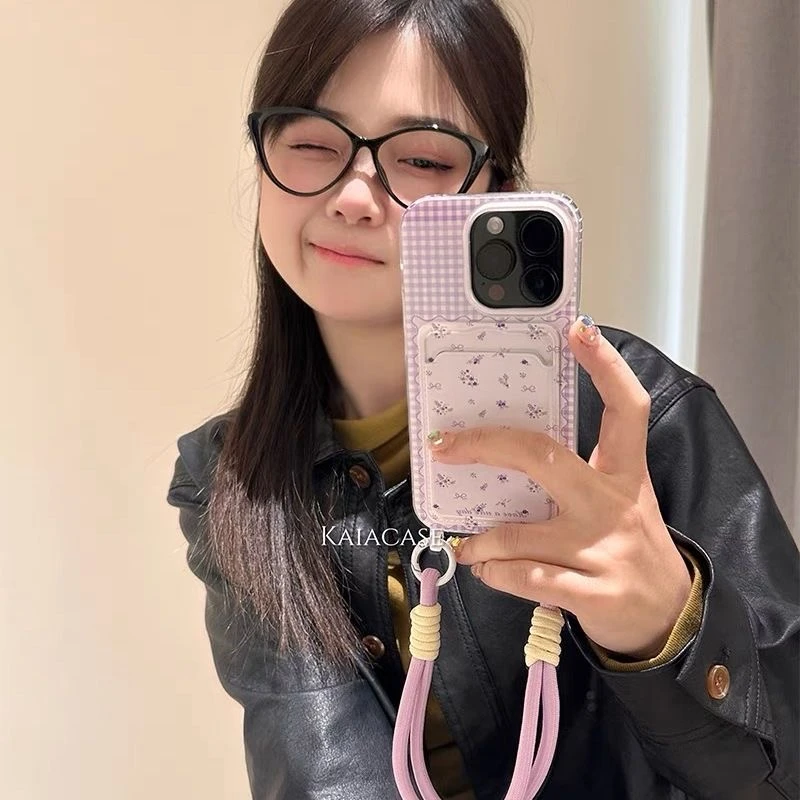 ins风紫色小花适用iPhone16/15苹果13手机壳卡包14PRO挂绳12/11软