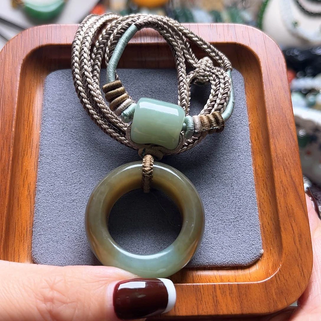 和田玉颈饰未镶嵌L****?