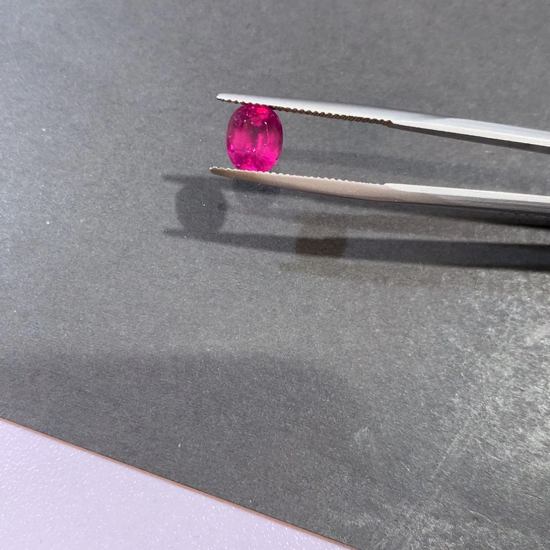 未镶嵌碧玺裸石2.5克拉