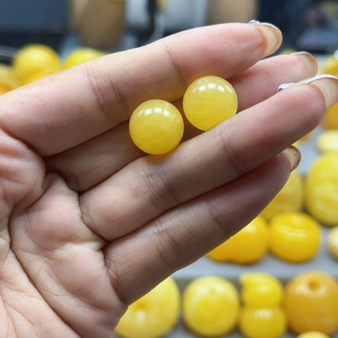 脑***罐蜜蜡未镶嵌珠宝奇石