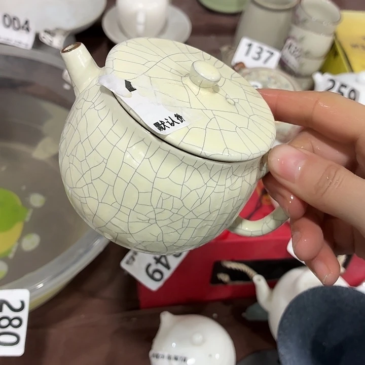 茶具微暇，介意勿拍紫砂