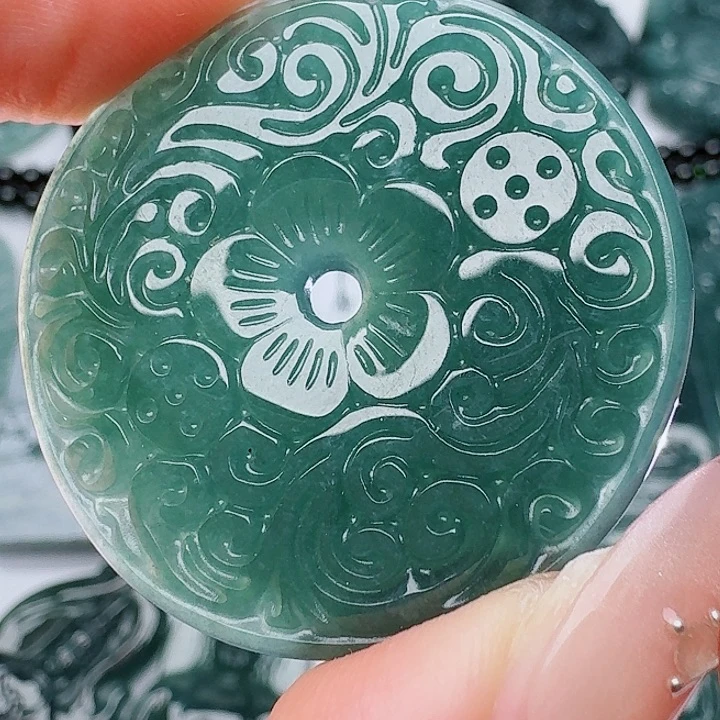 翡翠未镶嵌颈饰天然的A货翡翠多样性发其一