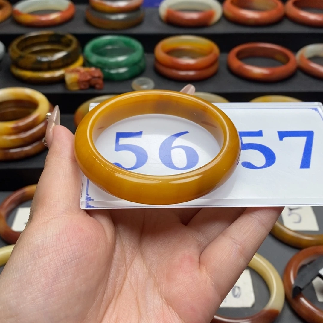 石英质玉（黄龙玉）手镯未镶嵌