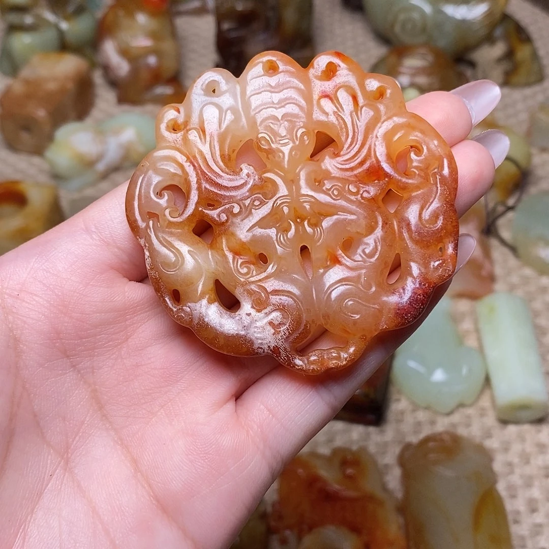 蛇纹石玉未镶嵌颈饰
