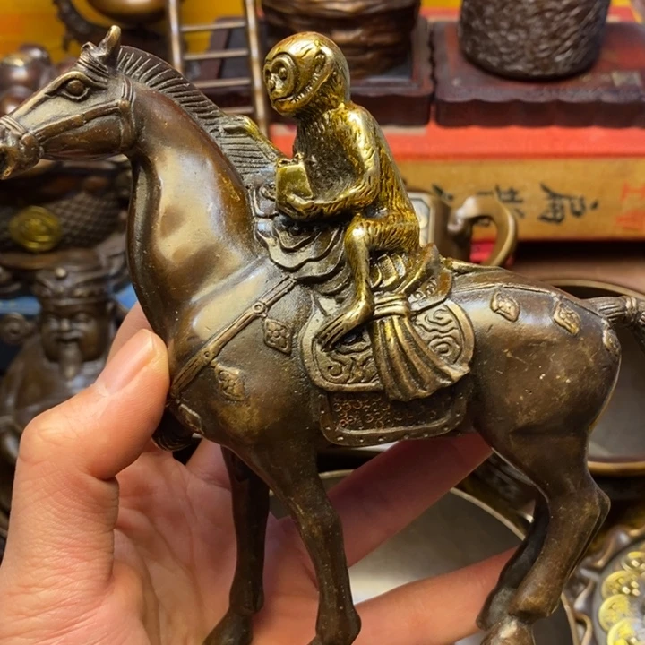 铜器摆件做工精良