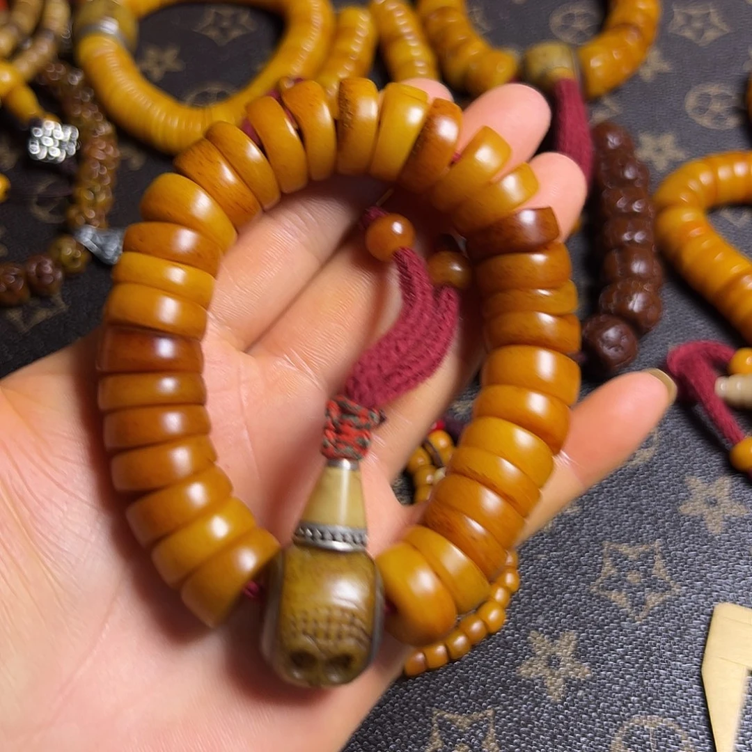 香榧木藏区手串牛骨