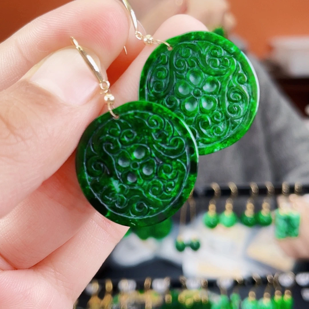 翡翠18K金镶嵌耳饰