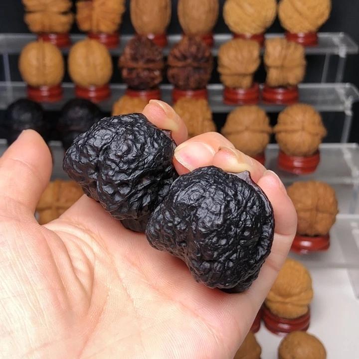 文玩核桃吊坠12金马鞍