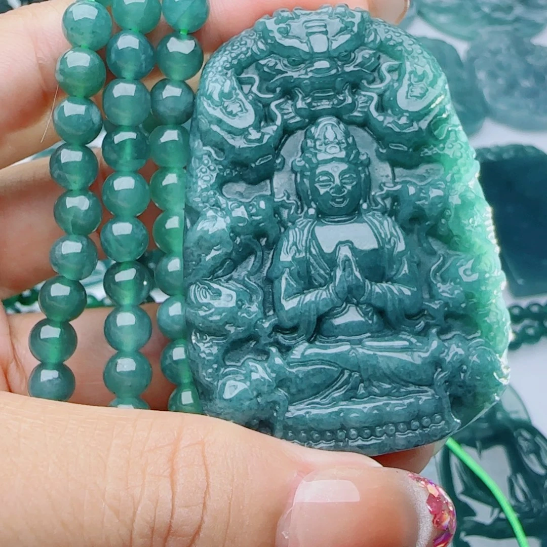 翡翠未镶嵌颈饰多样性发货天然的A货翡翠