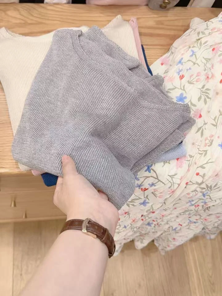七言家巨好看！洋气穿搭#暮云灰一字领凉感短袖