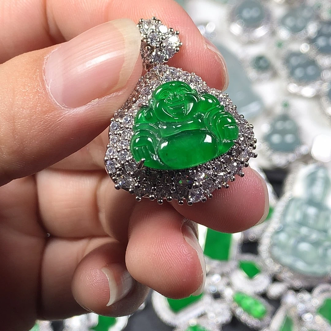 雅***晴翡翠未镶嵌颈饰佛