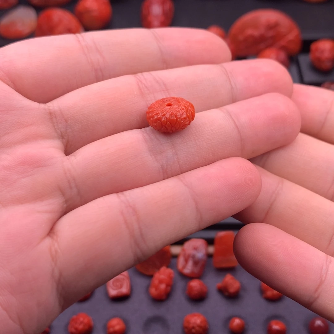 南红玛瑙未镶嵌南红精工雕刻龙扣13mm