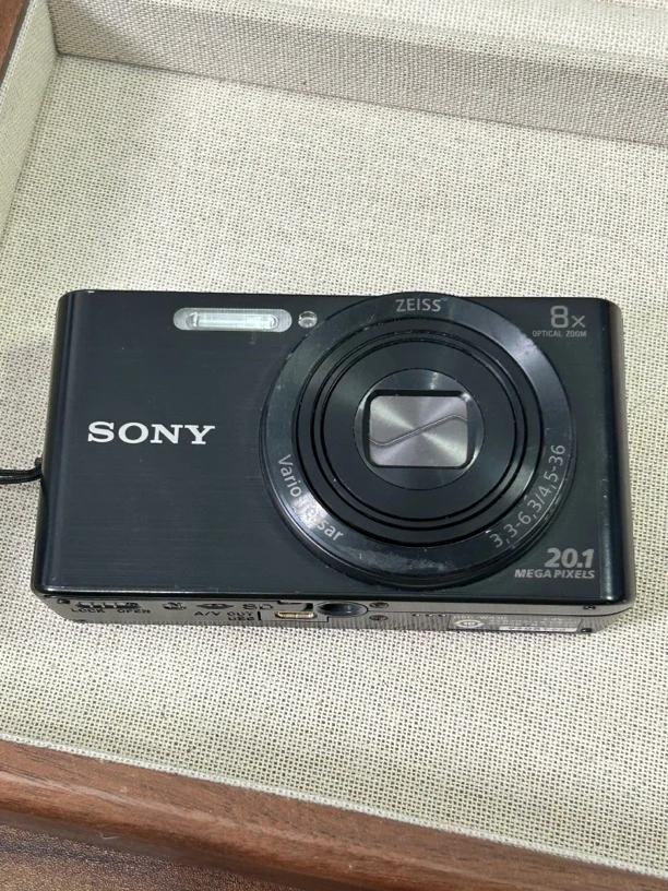 9新 Sony/索尼 w830 黑色 屏幕微瑕 2000w像素 高清ccd数码相机