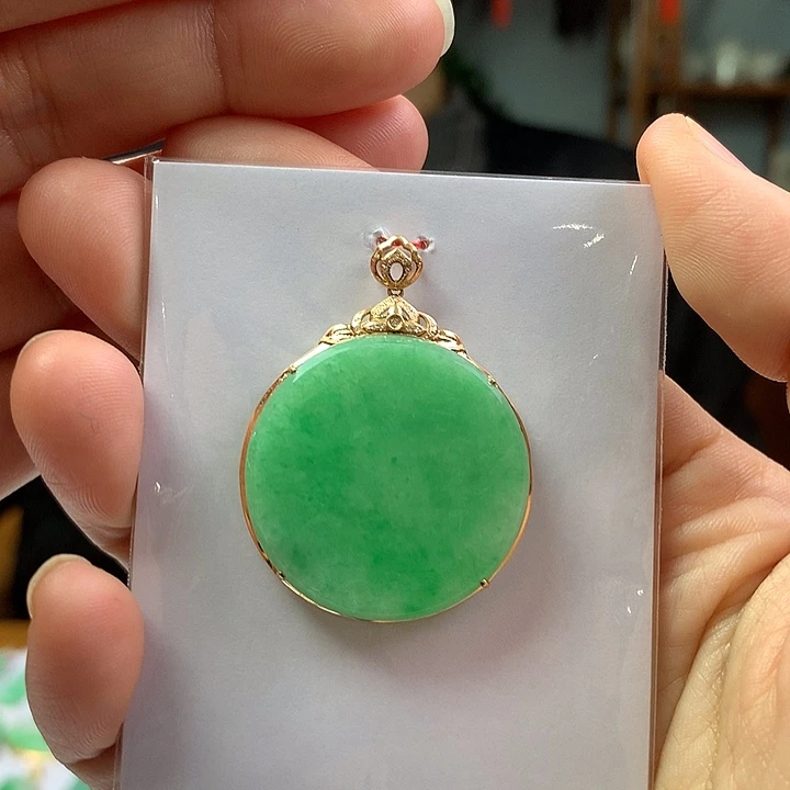 翡翠18K金镶嵌颈饰翡翠首饰