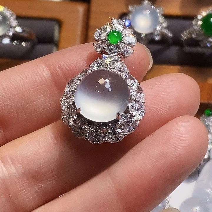 吊坠(不含链)18K金镶嵌翡翠