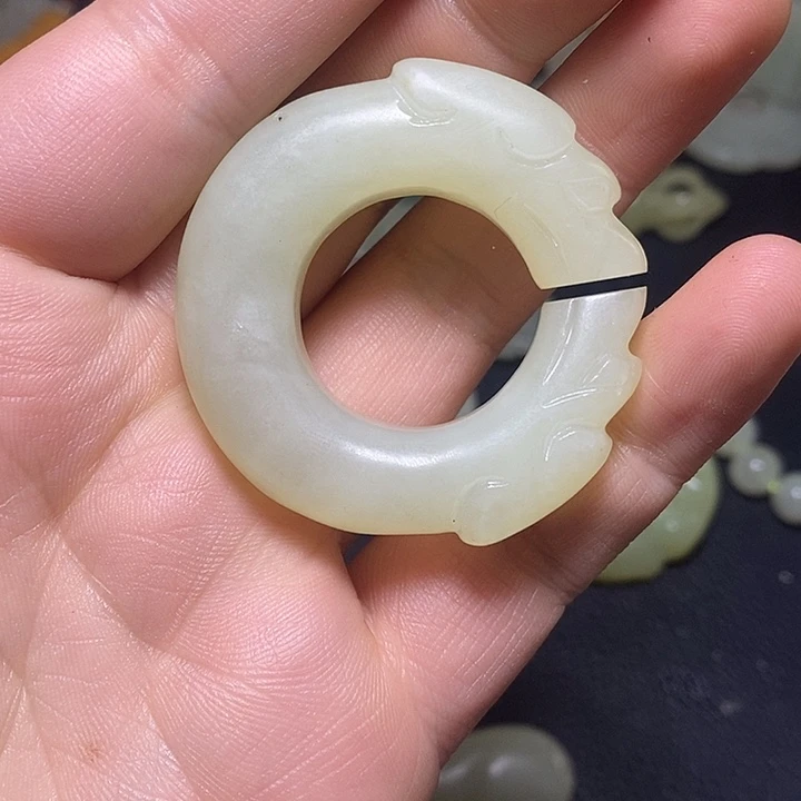 和田玉（糖玉）未镶嵌颈饰